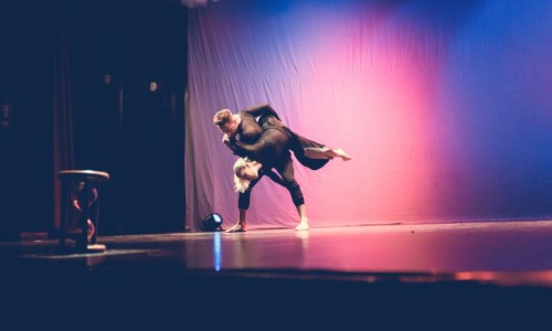 Workshop gratuito de dança contemporânea em VR abre seleção de elenco para espetáculo